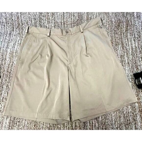 Nike Dri-Fit Golf Khaki Pleated Front Golf Shorts Size 42 - Picture 1 of 10